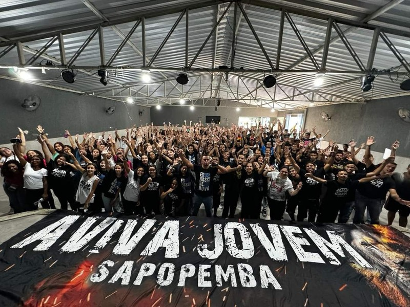 Jovens no Aviva Jovem